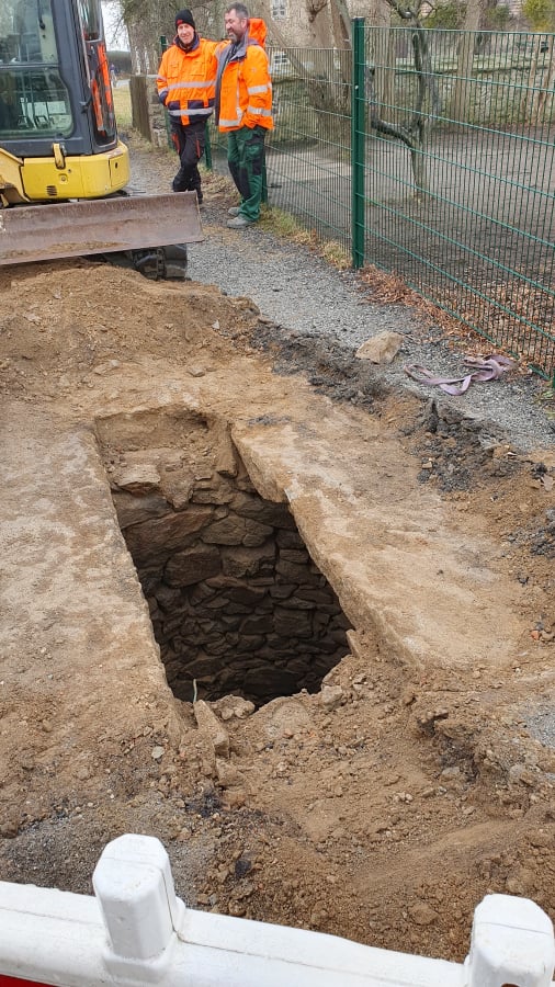 alter Brunnen auf dem Pfarrhof