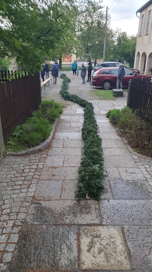 Die Girlande ist fertig.