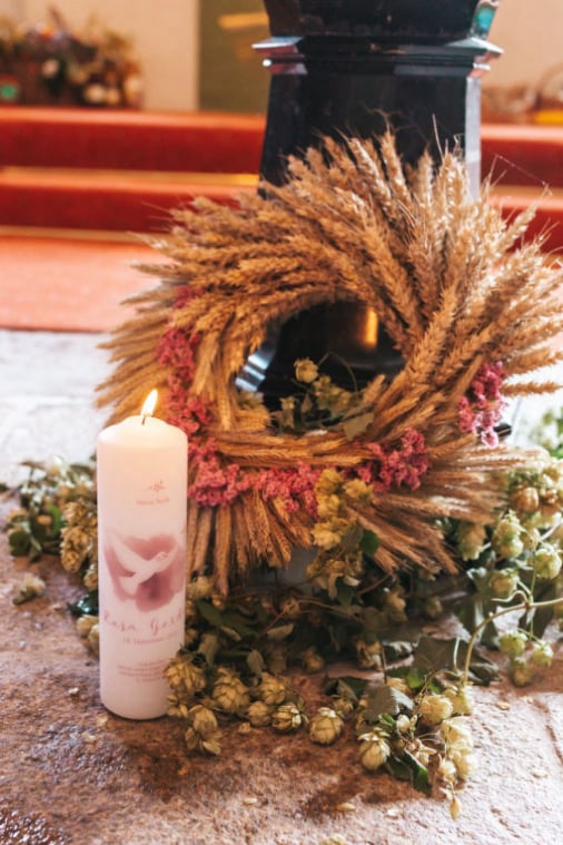 Erntekrank und Taufkerze